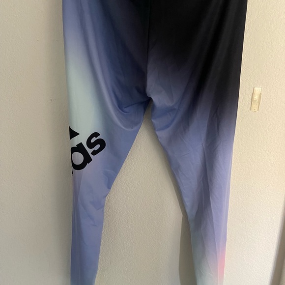 ADIDAS SWEATSHIRT AND MATCHING PANTS.       (NEW-NEVER BEEN WORN) with tags!! - Picture 4 of 4